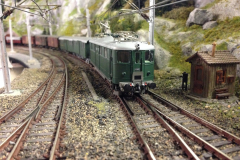 L'Ae 4/6 10801 dans son domaine favori, la montagne.