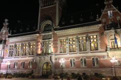 L'Hôtel de ville de Dunkerque, by night.