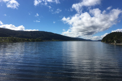 Vue du lac de la Vallée de Joux depuis Le Pont ou nous dînons