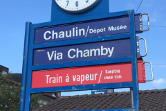 Une horloge typique du chemin de fer.