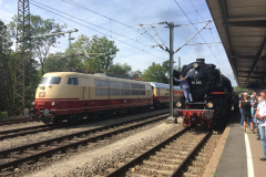 La BR 103 113 rencontrant la BR 01 202 de Lyss, invitée pour l'occasion